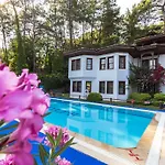 Yucelen Hotel 4*