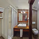 Ξενοδοχείο Yucelen 4*